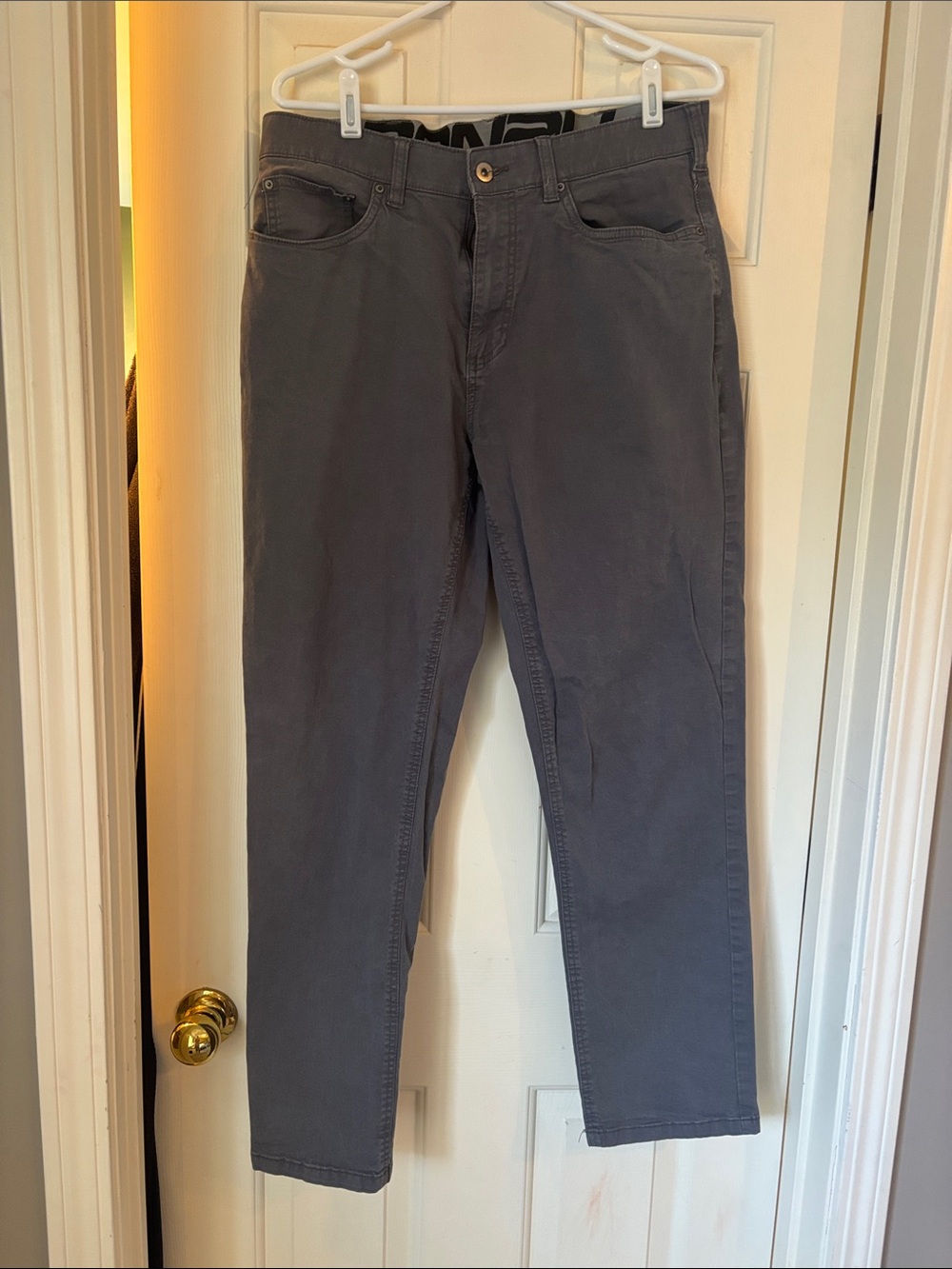 Men's Straight Jeans in Charcoal Gray - Classic Casual